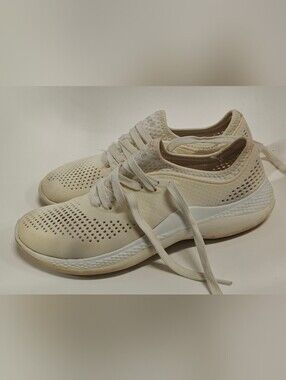 Crocs LiteRide Pacer Women’s Sneakers Size 10 Cream Lightweight Comfort Shoes